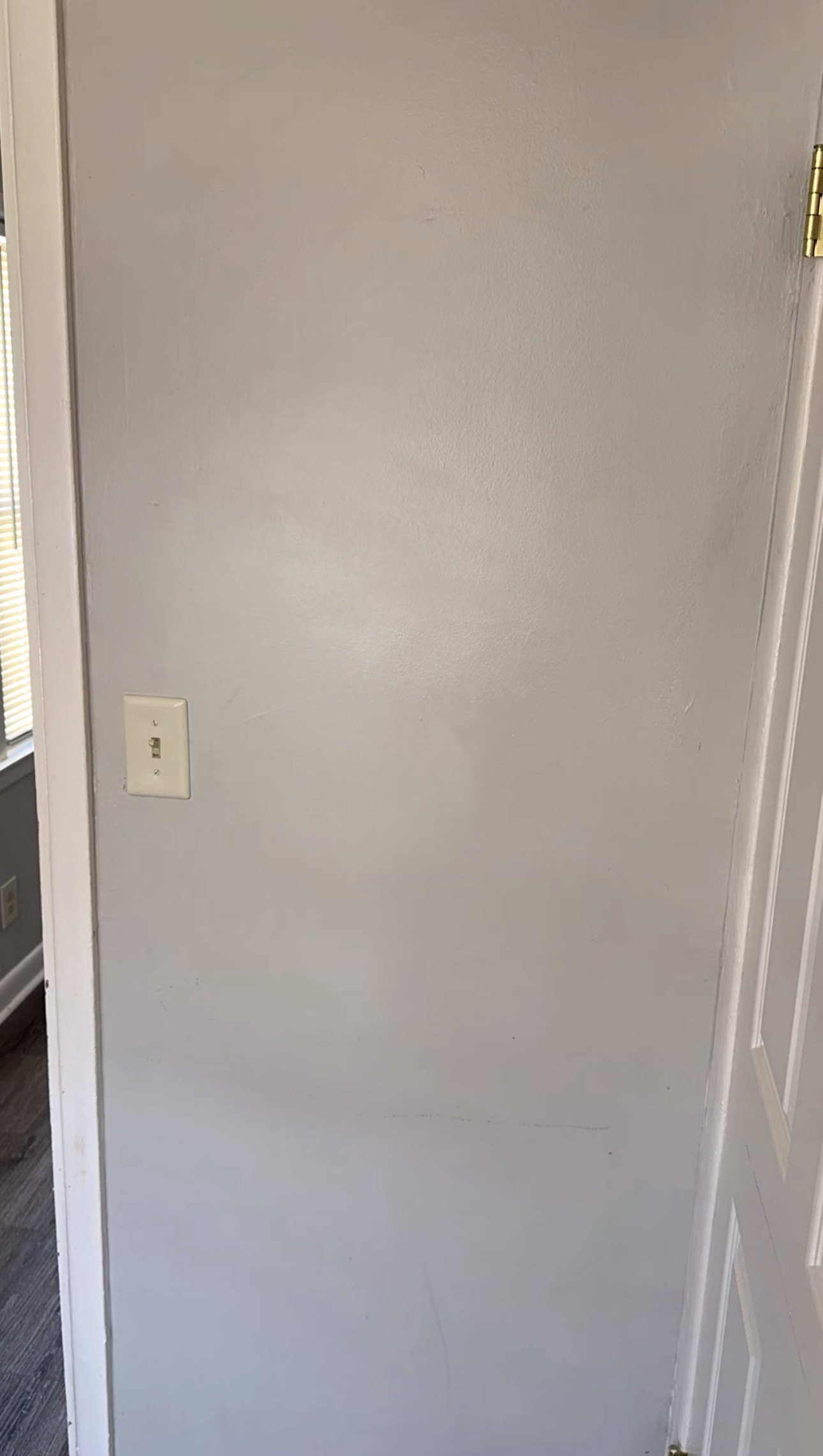 Wall after cleaning - smooth clean surface restored